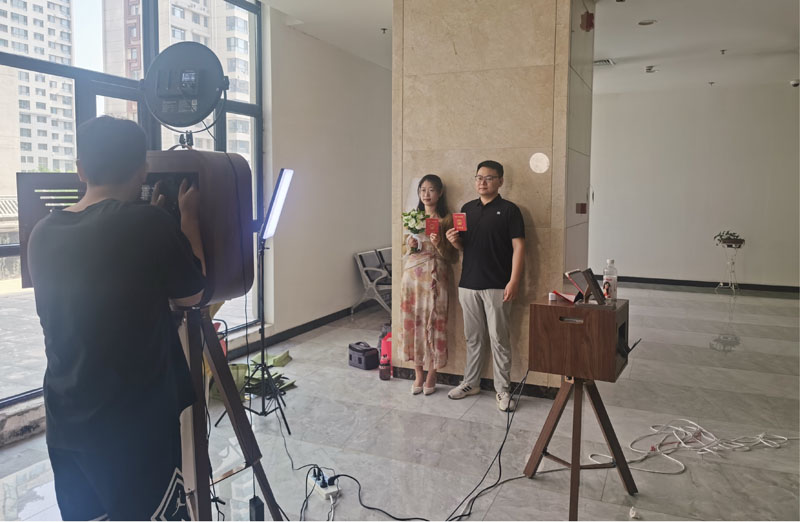 甜蜜登記遇上“職業(yè)畫像”：小問卷里的大關注